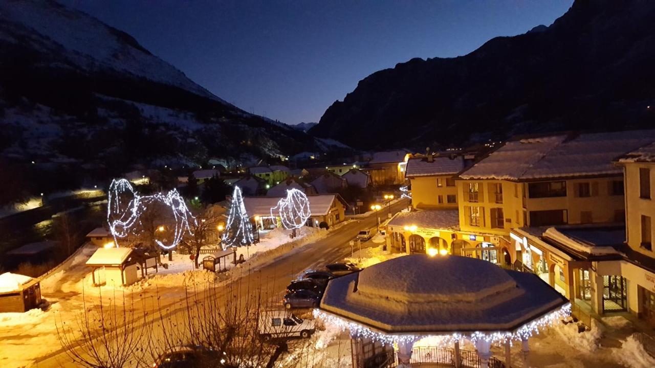 Hôtel Restaurant Glaizette L'Argentiere-la-Bessee Exterior foto