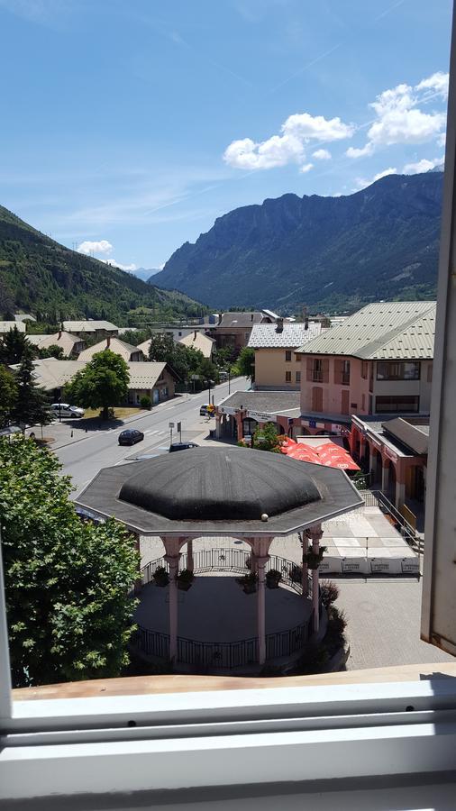 Hôtel Restaurant Glaizette L'Argentiere-la-Bessee Exterior foto